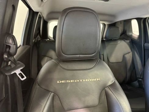 Used 2017 Jeep Renegade Trailhawk image 28