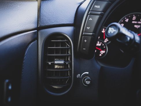 Used 2013 Chevrolet Corvette Grand Sport w/ 3LT Preferred Equipment Group image 9