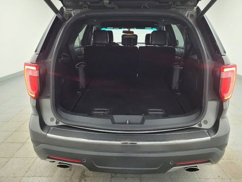 Used 2018 Ford Explorer XLT w/ Equipment Group 202A FWD image 29