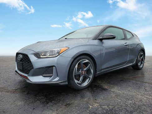 Used 2019 Hyundai Veloster Turbo Ultimate image 2