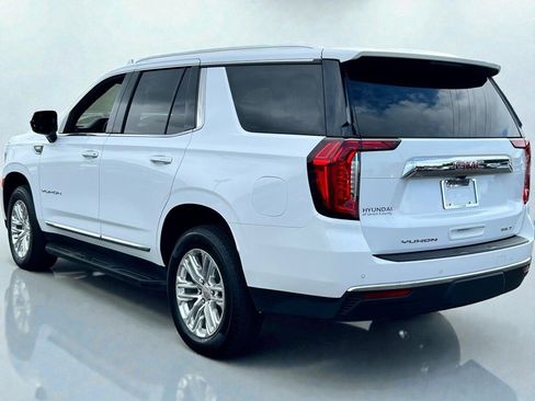 Used 2024 GMC Yukon SLT image 3