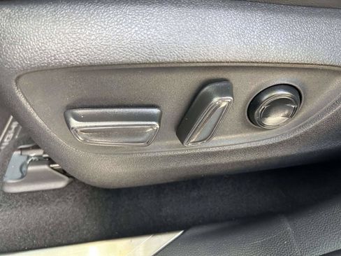 Used 2023 Toyota Highlander Platinum FWD image 22
