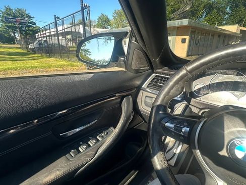 Used 2016 BMW M4 Convertible RWD image 22