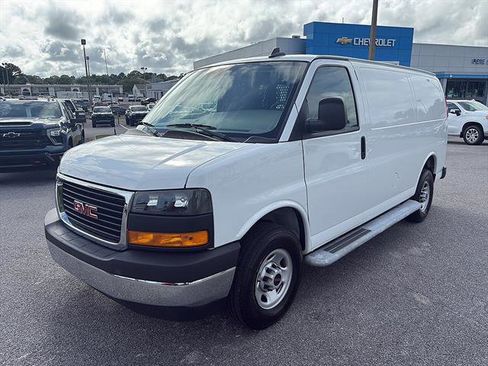 Used 2024 GMC Savana 2500 w/ Driver Convenience Package RWD image 2