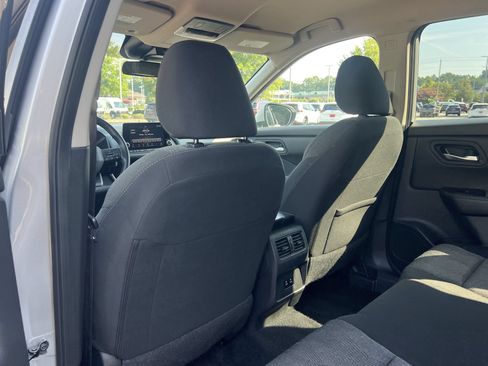 Used 2025 Nissan Rogue SV AWD/4WD image 17