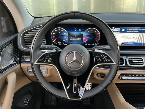 Used 2026 Mercedes-Benz GLS 450 4MATIC image 18