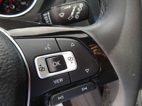 Used 2020 Volkswagen Tiguan SE w/ Panoramic Sunroof Package AWD/4WD image 19