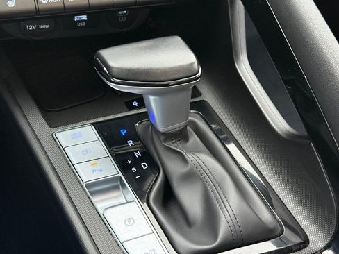 Used 2024 Hyundai Elantra Limited image 20