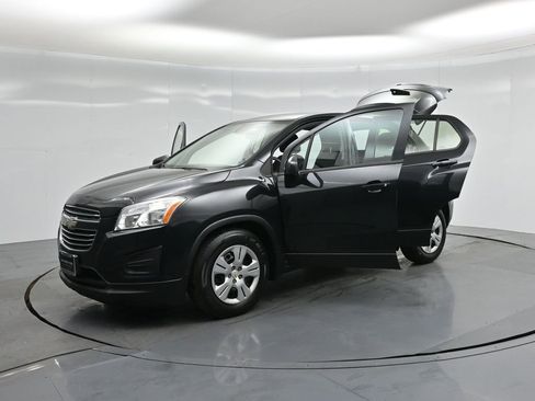 Used 2016 Chevrolet Trax LS w/ LPO, Cargo Package image 26
