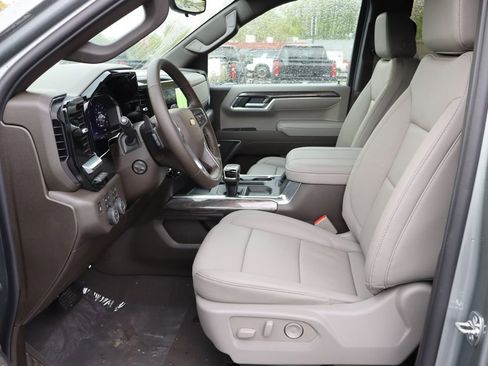 New 2026 Chevrolet Silverado 1500 LTZ w/ LTZ Premium Package AWD/4WD image 6