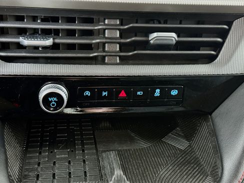 Used 2025 Ford Explorer ST-Line w/ Premium Package image 16