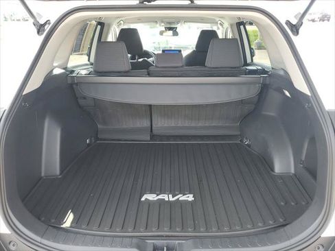 Certified 2024 Toyota RAV4 LE AWD/4WD image 9