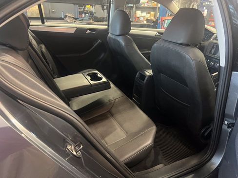 Used 2012 Volkswagen Jetta TDI FWD image 9