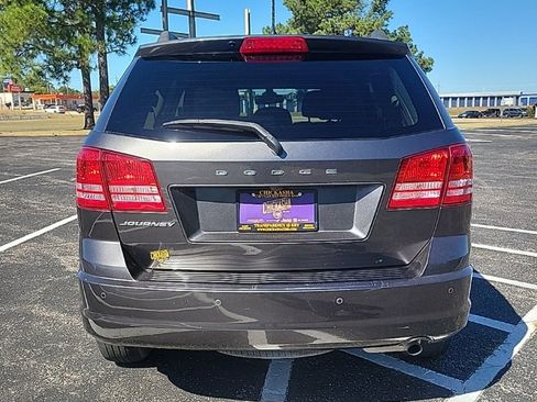 Used 2020 Dodge Journey SE image 6