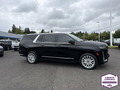 Used 2024 Cadillac Escalade ESV Luxury AWD/4WD image 7