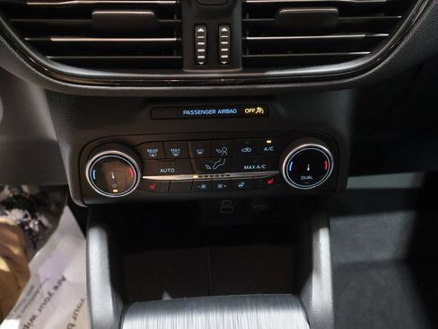Used 2024 Ford Escape ST-Line AWD/4WD image 25