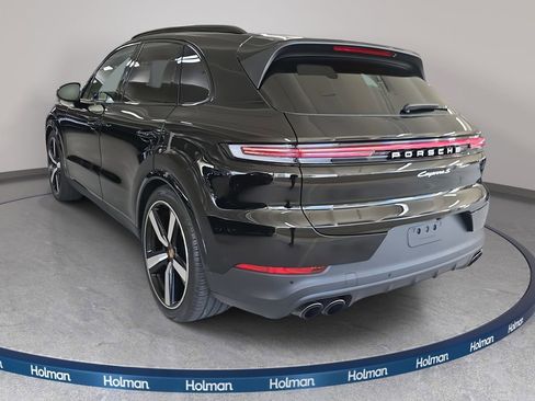 Used 2024 Porsche Cayenne S image 9