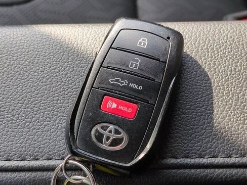 Used 2024 Toyota Tundra Limited AWD/4WD image 29