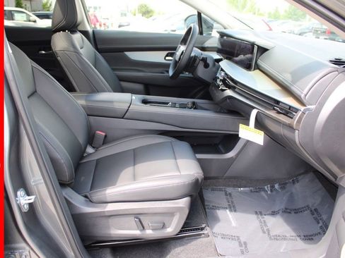 New 2025 Nissan Murano SL image 14