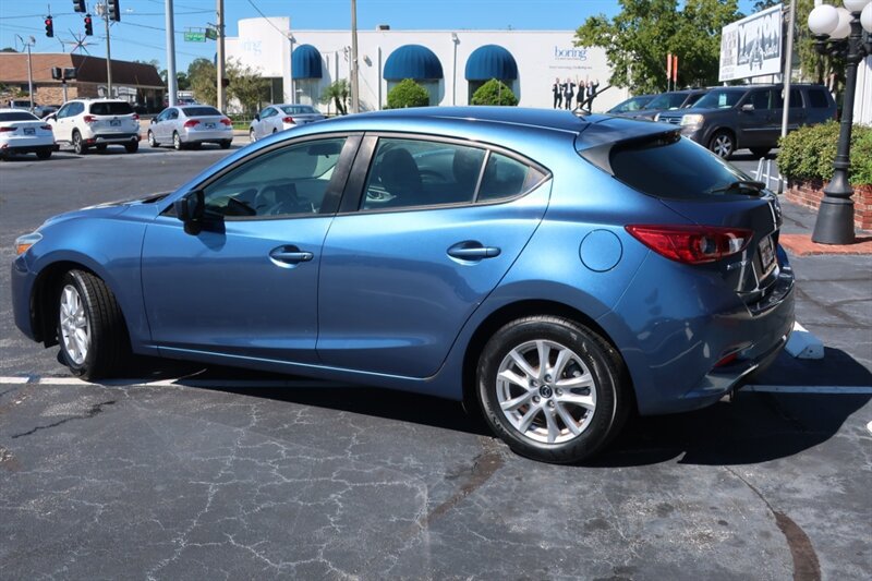 Used 2018 MAZDA MAZDA3 Sport FWD image 10
