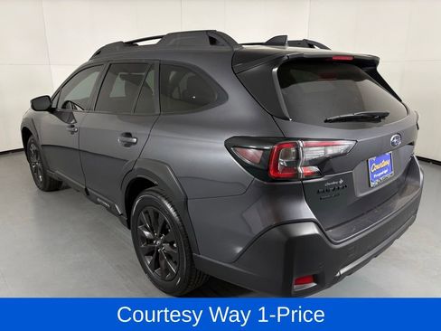 Used 2025 Subaru Outback Onyx Edition AWD/4WD image 8