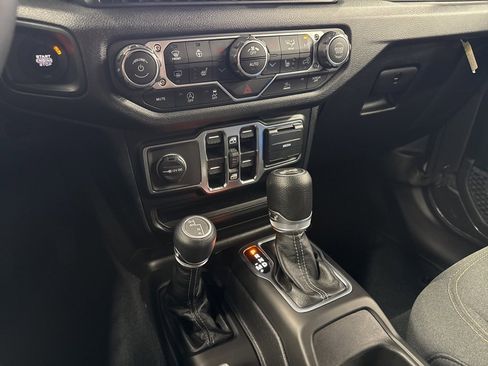 Used 2024 Jeep Wrangler Sport S image 20
