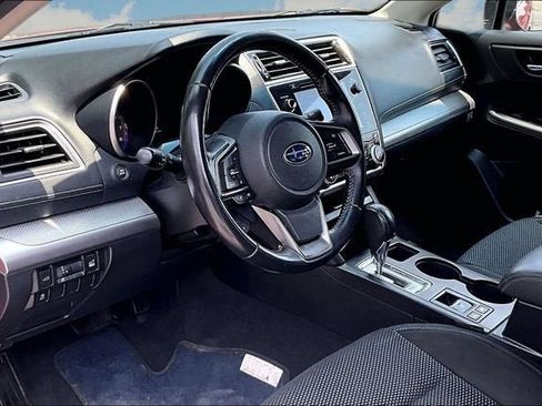 Used 2018 Subaru Outback 2.5i Premium AWD/4WD image 12