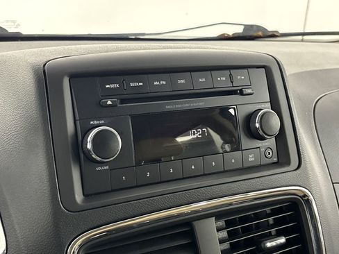 Used 2016 Dodge Grand Caravan SE w/ Quick Order Package 29E SE image 16