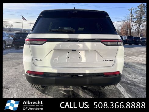 New 2025 Jeep Grand Cherokee Limited w/ Luxury Tech Group II AWD/4WD image 4