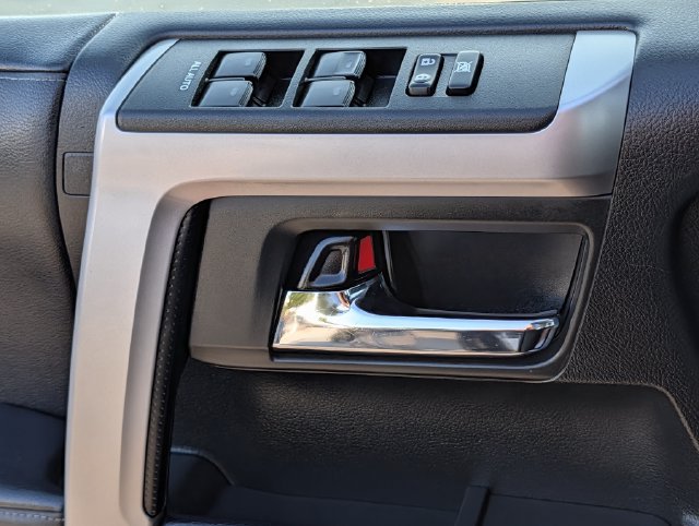 Used 2022 Toyota 4Runner Limited AWD/4WD image 25