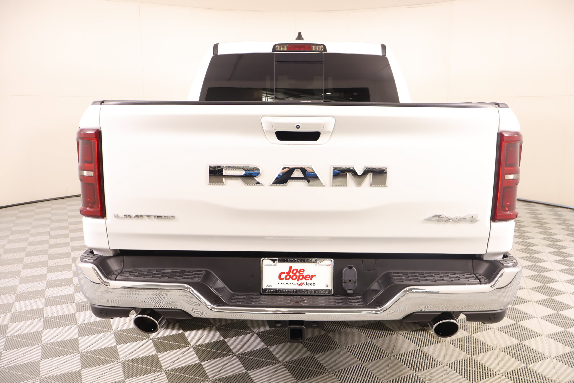 Used 2025 RAM 1500 Limited AWD/4WD image 23