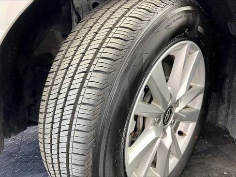 Used 2025 Toyota Camry LE image 34