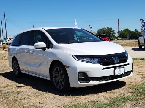 Certified 2026 Honda Odyssey Touring image 7