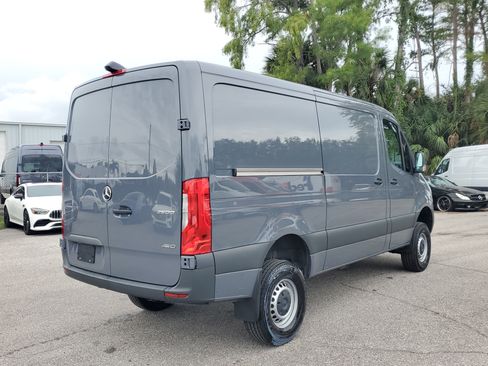 Used 2025 Mercedes-Benz Sprinter 2500 image 4