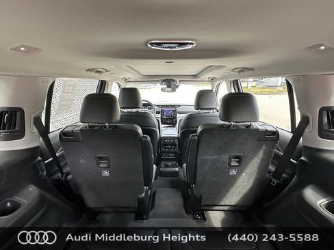 Used 2023 Jeep Grand Cherokee L Limited w/ Trailer Tow Group (B) AWD/4WD image 43