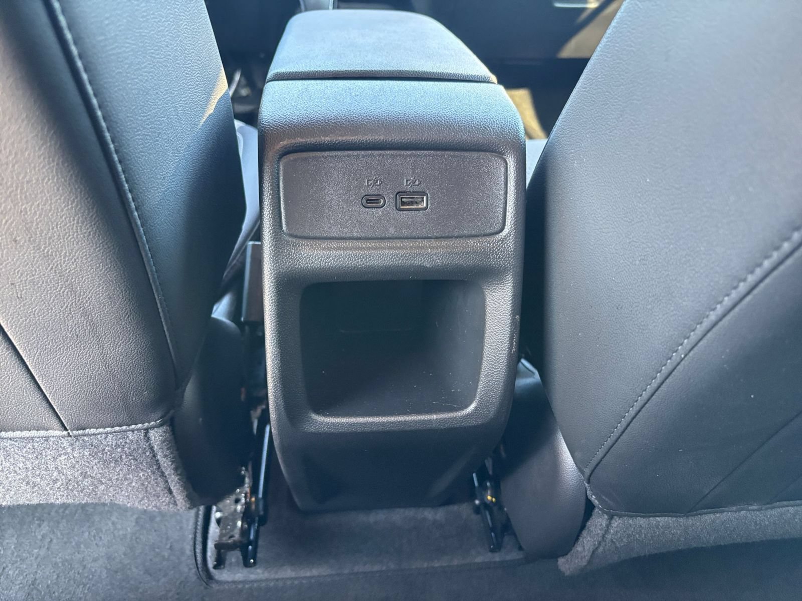 Used 2025 Chevrolet Trax LT w/ LT Convenience Package FWD image 21