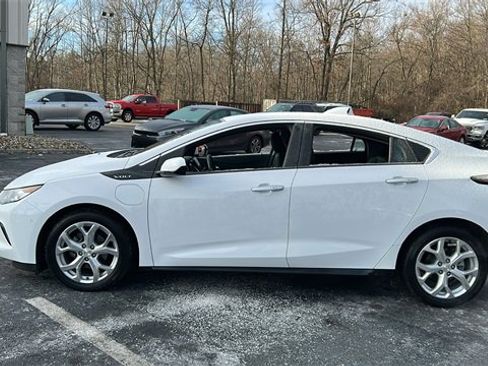 Used 2018 Chevrolet Volt Premier image 3
