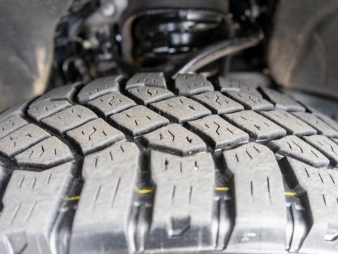 Used 2023 GMC Sierra 1500 AT4X image 39