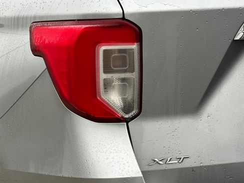 Certified 2021 Ford Explorer XLT w/ Class III Trailer Tow Package image 28