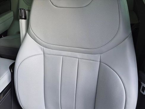 Used 2026 Land Rover Range Rover Sport SE AWD/4WD image 14