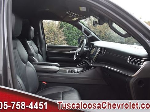Used 2022 Jeep Wagoneer Series II RWD image 27