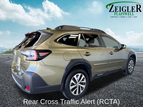 Used 2024 Subaru Outback Premium AWD/4WD image 6