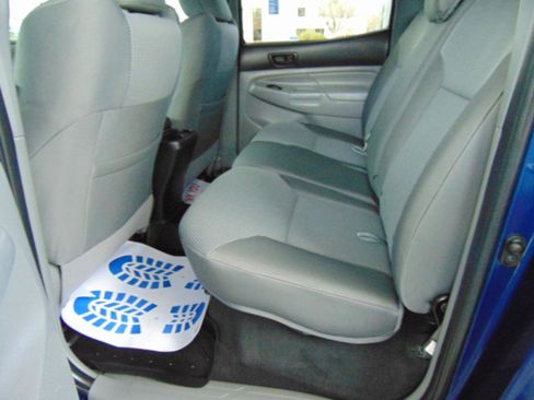 Used 2015 Toyota Tacoma 4x4 Double Cab w/ TRD Off-Road Package image 12