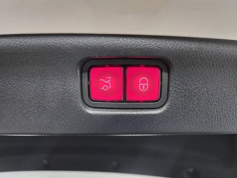 Used 2022 Mercedes-Benz C 300 C 300 w/ AMG Line w/ Night Package image 46