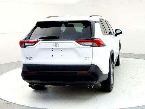 Used 2025 Toyota RAV4 XLE AWD/4WD image 5
