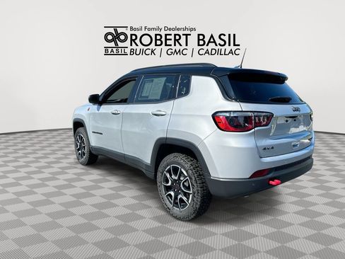 Used 2025 Jeep Compass Trailhawk AWD/4WD image 6