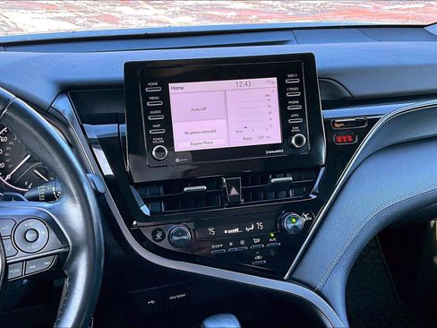 Used 2023 Toyota Camry SE image 6