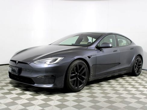 Used 2021 Tesla Model S Plaid image 3
