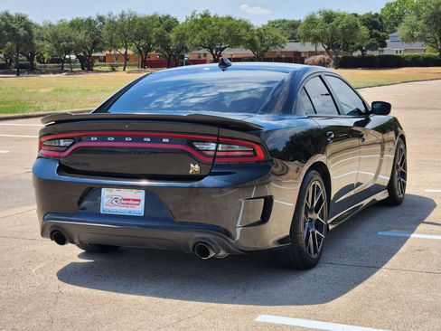 Used 2019 Dodge Charger Scat Pack RWD image 6