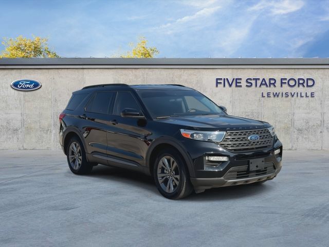 Used 2023 Ford Explorer XLT w/ Equipment Group 202A RWD image 2